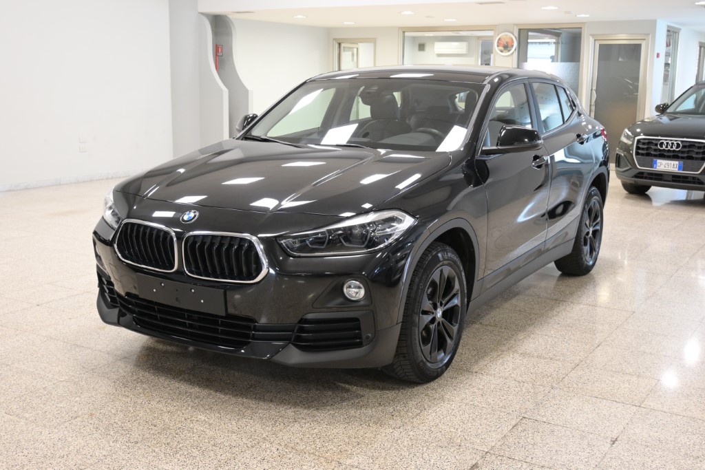 BMW X2 18d 136cv steptronic s-drive business advantage ( fari led - pdc - navi - pelle )