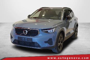 VOLVO Xc40 1.5 t2 129cv 6m. essential ( fari led - cockpit - cruise - navi - mirror - sensori post. - telecamera post. - cerchi 17 )
